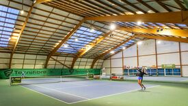 Halle de Tennis avec 3 courts couverts et 2 courts extérieurs Parc Léo Lagrange